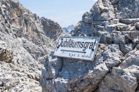 Shield, Jubiläumsgrat between Zugspitze and Alpspitze, high mountains, Wetterstein range, Bavaria,