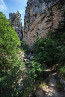 Hiking trail in the gorge of Trevans, Gorges de Trévans, near Estoublon, Alpes-de-Haute-Provence,