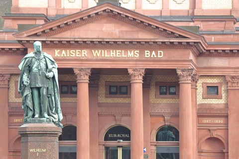 Monument to German Emperor Wilhelm I, sculpture, portal, entrance with columns spa, Wilhelm the