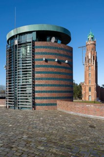 Lock keeper's house next to Simon Loschen lighthouse, Loschen tower, Brick Gothic, Havenwelten,
