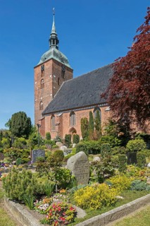 Church of St Nikolai, cemetery, Burg auf Fehmarn, Schleswig-Holstein, Germany