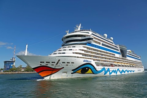 Cruise ship AIDAmar departs, Warnow, Warnemünde, Rostock, Mecklenburg-Western Pomerania, Germany
