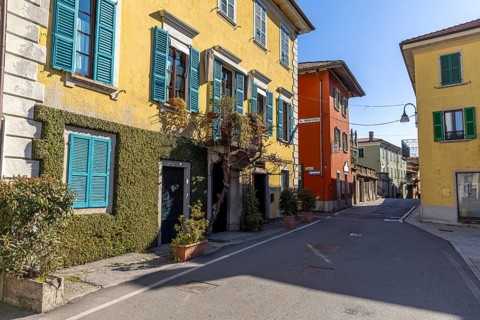 Main road through Mergozzo, Mergozzo, Lago di Mergozzo, Piedmont, Italy