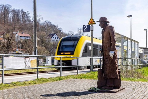 Georg Elser memorial at Königsbronn railway station. The statue by Friedrich Frankowitsch shows the
