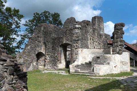 Castle courtyard of the Alt-Trauchburg castle ruin, 13th century. The ruin is one of the best