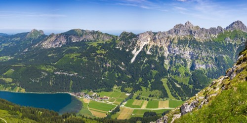 Mountain panorama from the Krinnenspitze, 2000m, to Haldensee, Aggenstein, 1986m, Friedberger