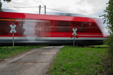 Passing Gräfenberg railway, single-track branch line, at the unrestricted level crossing,