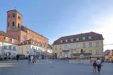 Market square with market fountain, neo-Romanesque St Michael's Church built in 1841, old town hall