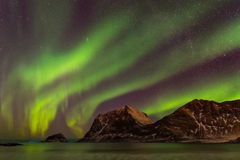 Aurora over the mountains and sea of Lofoten, Northern Lights, Northern Lights, Landscape, Leknes,