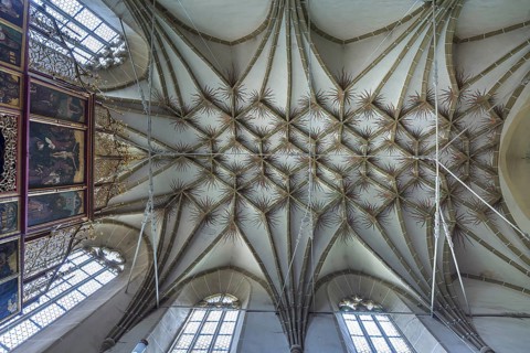 Net vault of the late Gothic three-nave hall church, 15th century, Birthälm fortified church,