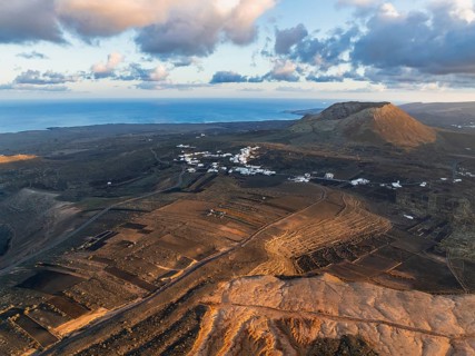 Volcán de la Corona in evening light, aerial view, at sunset, Lanzarote, Canary Islands, Spain