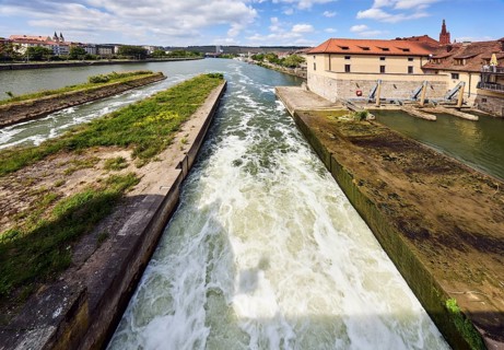 River Main, barrage, general architecture, hilly landscape, forest, total blue sky, cumulus clouds,
