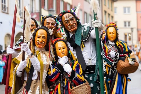 The highlight of the Swabian-Alemannic carnival is the fool's jump in Rottweil. Around 4000 fools