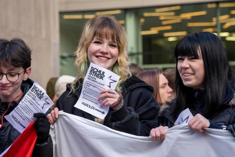 School strike against military service, around 600 participants in a demonstration against the