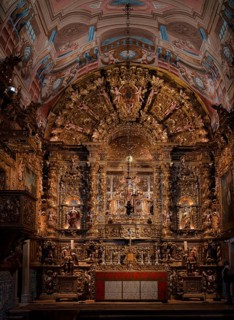 Interior view, altar with patron saint Anthony and baby Jesus, Igreja de Santo António church,