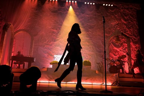 Abigail Morris, singer of The Last Dinner Party live at the Berlin velodrome on 22.02.2026