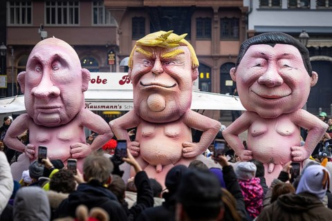 The Frankfurt carnival procession moves across the Römerberg in Frankfurt am Main on 15 February