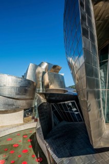 Guggenheim Museum Bilbao, architect Frank O. Gehry, Bilbao, Basque Country, Spain