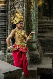 Young woman dressed as a temple dancer, Apsara, Ta Prohm, Angkor Wat, Angkor, UNESCO World Heritage