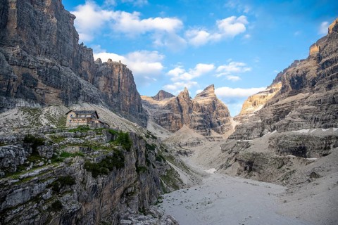Rifugio Alberto e Maria ai Brentei, Castelletto Superiore and Cima Sella mountain peaks, Bocca di