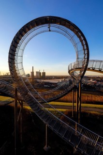 Tiger and Turtle, Magic Mountain is a landmark modelled on a roller coaster, the large sculpture is