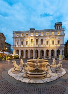 Fontana Contarini and Palazzo Nuovo, Piazza Vecchia, Citta alta, Bergamo, Italy