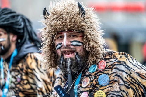 Rose Monday procession in Düsseldorf, theme floats and foot groups of the carnival societies and