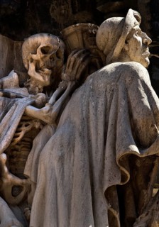 Death behind St. James on the entrance portal of the Marktkirche, artist Jürgen Weber, Hanover,