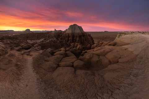 Discover the enchanting Goblin Valley State Park in Utah, where unique sandstone formations create