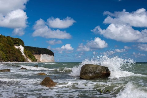 View of chalk cliffs in Jasmund National Park on Rügen, Sassnitz, Rügen, Mecklenburg-Western