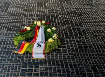 Wreath laying, Neue Wache, Central Memorial of the Federal Republic of Germany for the Victims of