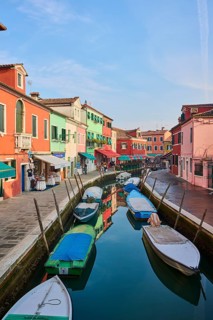 Colorful houses beside the waterway in between 'Fondamenta San Mauro' and 'Fondamenta degli