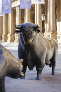Bull and bear on the stock exchange square in front of the stock exchange, Frankfurt am Main,