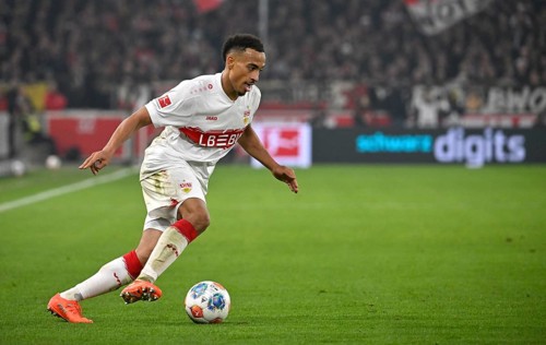 Jamie Leweling VfB Stuttgart (18) dynamic action on the ball MHPArena, MHP Arena Stuttgart,