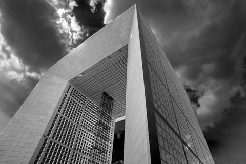 Le Grand Arche, dimensions: H 110, 9 m, W 106, 9 m, L 112 m, in the new La Defence high-rise