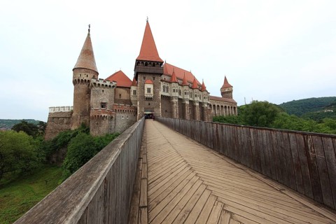 Hunedoara Castle, Castelul de Hunedoara, also Corvinus Castle, Corvini Castle, Eisenmarkt Castle,