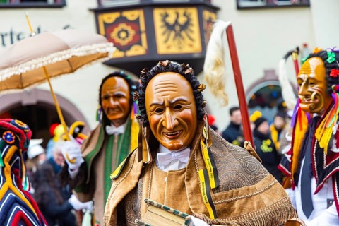 The highlight of the Swabian-Alemannic carnival is the fool's jump in Rottweil. Around 4000 fools