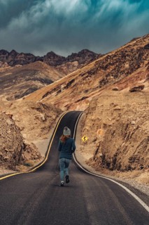 Death Valley woman tourist