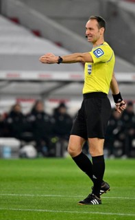 Referee Referee Bastian Dankert Gesture Gesture MHPArena, MHP Arena Stuttgart, Baden-Württemberg,