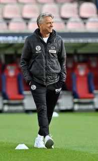 Coach Coach Horst Steffen SV 07 Elversberg Relegation, Bundesliga, Voith-Arena, Heidenheim,