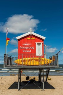 Hut for lifeguards, red, observation tower, rescue tower, beach, North Sea island, Langeoog,