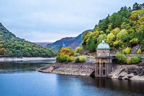 Autumn colors over Garreg Ddu Dam, Elan Valley, Caban-Coch Reservoir, Rhayader, Wales, UK