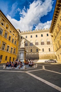 Piazza Salimbeni, Siena, Tuscany, Italy
