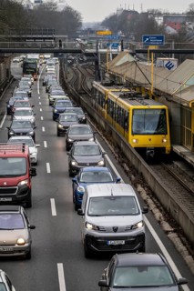 Traffic jam on the A40 motorway, in both directions, underground U18 in the middle lane, Friday,