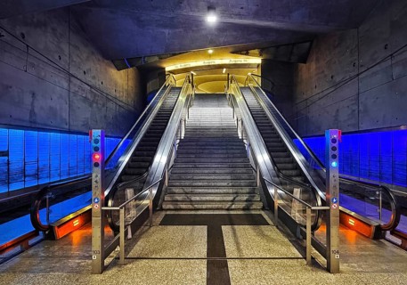 Stadtbahnstation Rathaus Süd, column-free subway station with a reinforced concrete folding