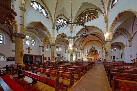 Pfarrkirche Sankt Blasius, interior view, Balve, Sauerland, North Rhine-Westphalia, Germany
