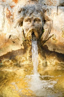 Fountain on a farm in Lubéron, Vaucluse, Lubéron, Provence, France