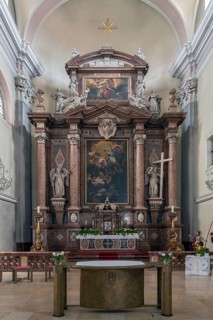 High altar from 1815 in the parish church, founded in 1307, baroqueised in the 18th century,