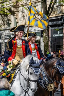 Zunft zur Meisen, parade of historically costumed guild members, Sechseläuten or Sächsilüüte,