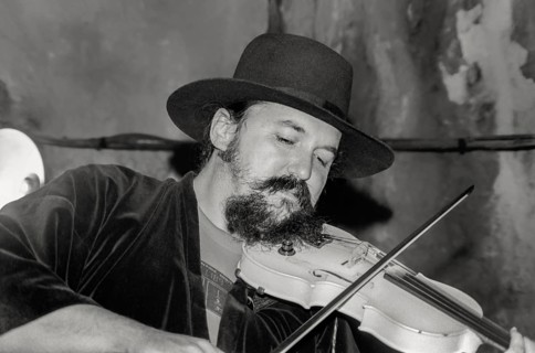 Michal Urbaniak, Polish jazz musician playing violin, Jazzfestival Balve, Germany, 1978